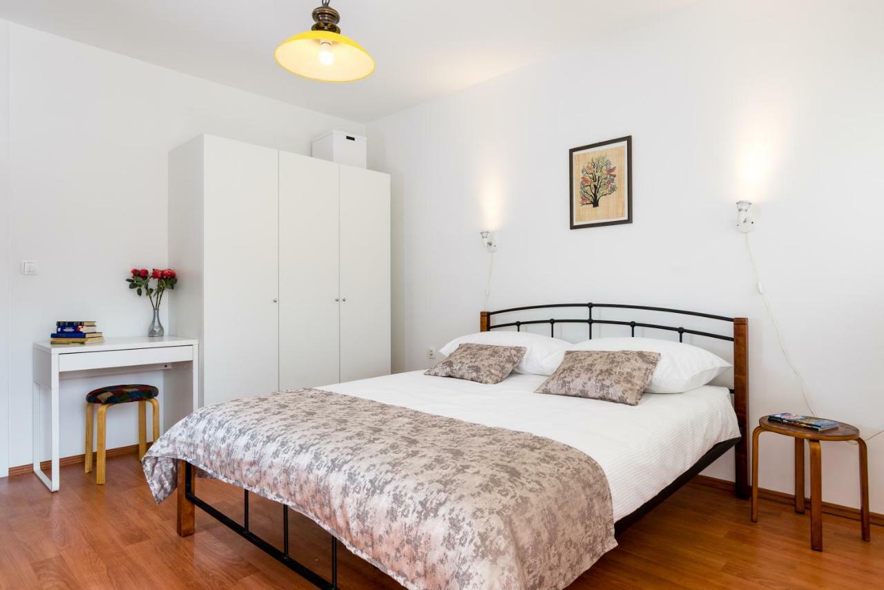 Apartment Romana With A Spacious Terrace Split Bagian luar foto